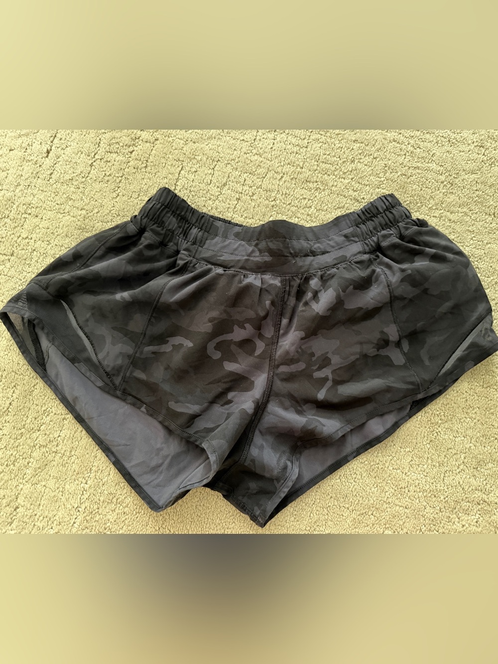 lululemon athletica Black Women's Hotty Hot Shorts